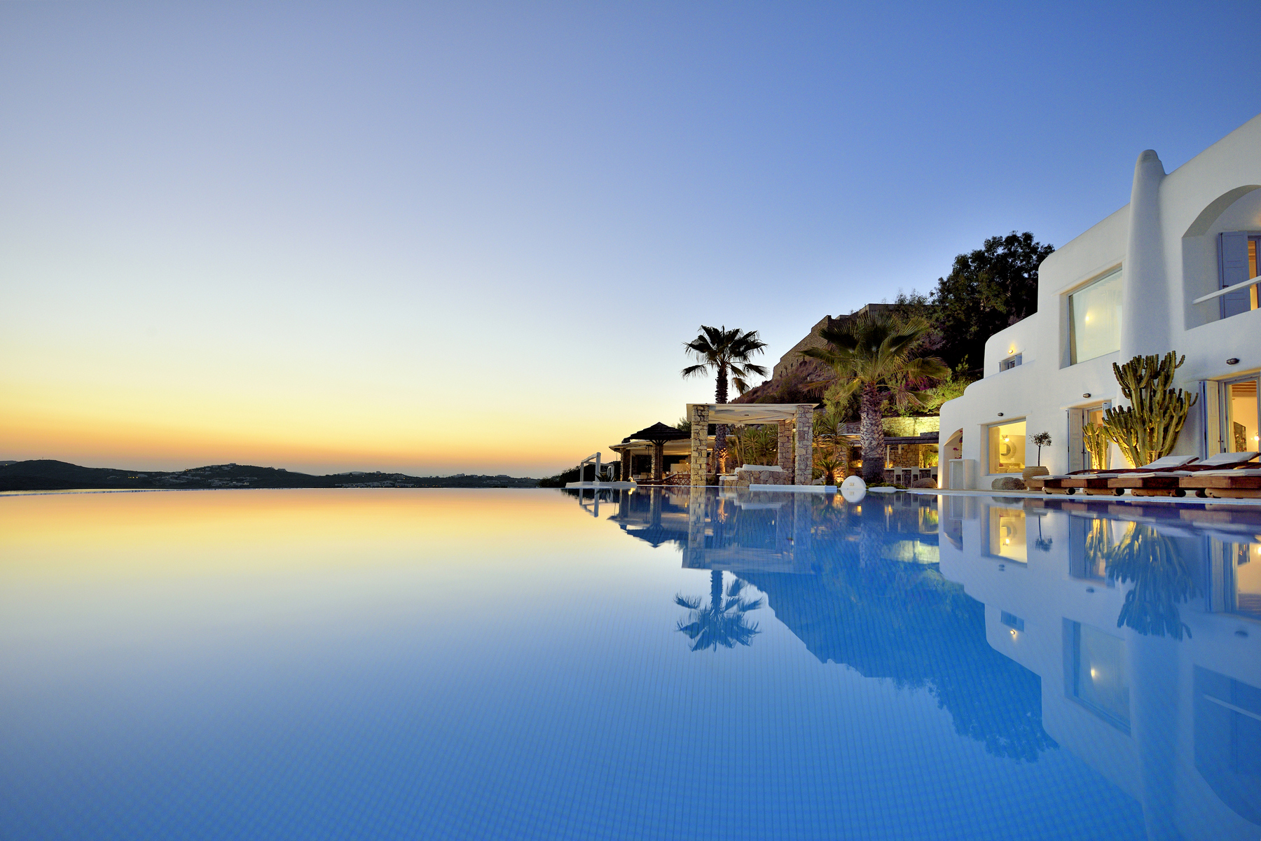 Experience Greece with Abundance of Luxury