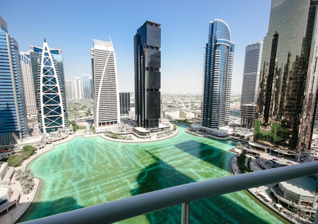 Jumeirah towers dubai. Дубай Lake Towers. Башни Джумейра Лейкс. JLT Дубай. Wind Tower 1, Jumeirah Lake Towers Дубай.