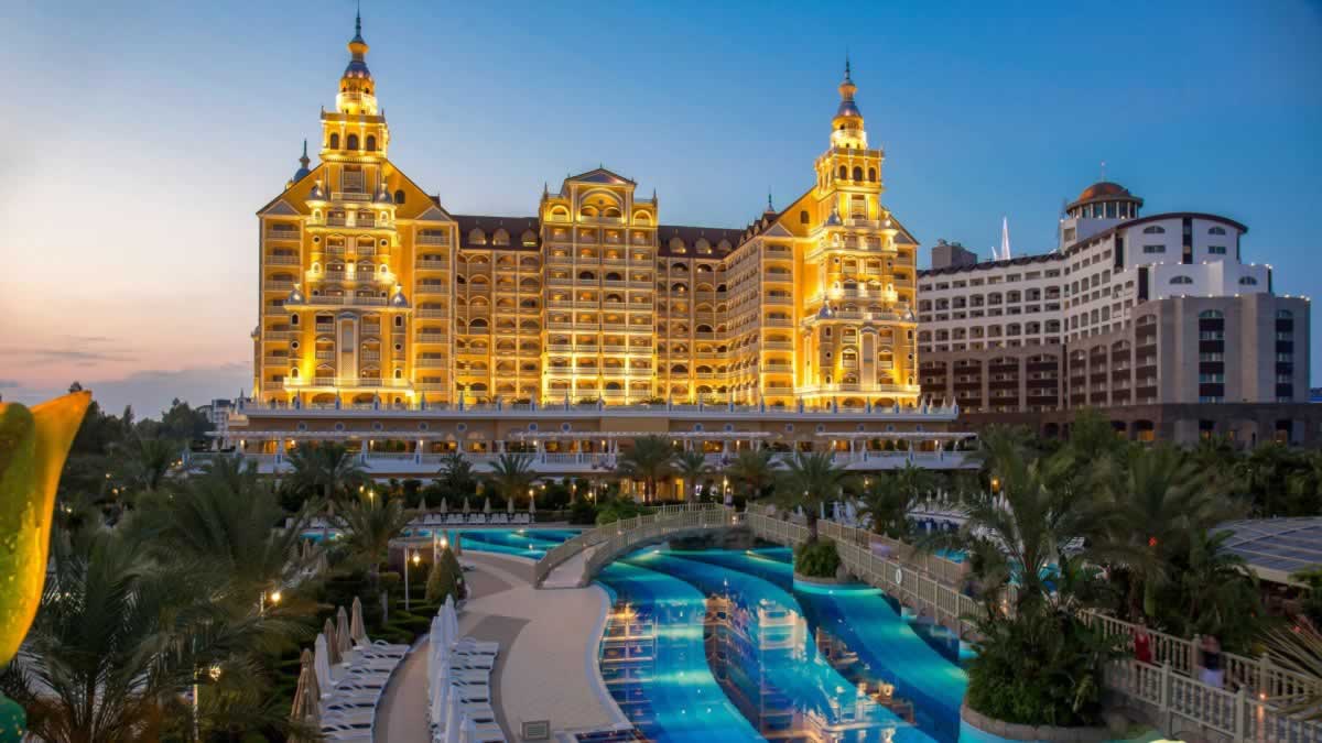 Royal Holiday Palace - Luxury Lifestyle Awards