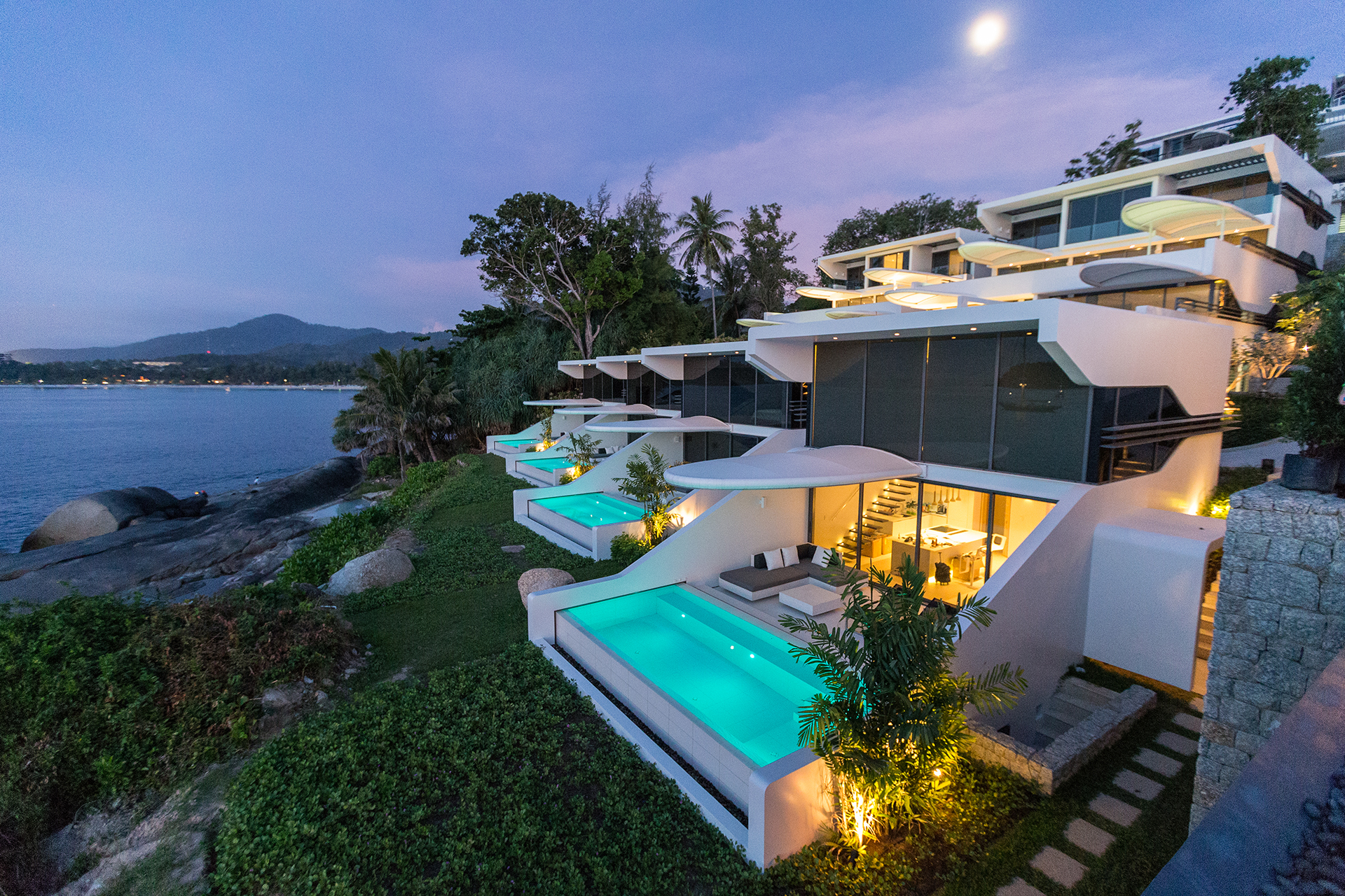 Дом на берегу моря фото. Kata Villa Пхукет. Kata Rocks Phuket. Остров Пхукет виллы. Вилла у моря.