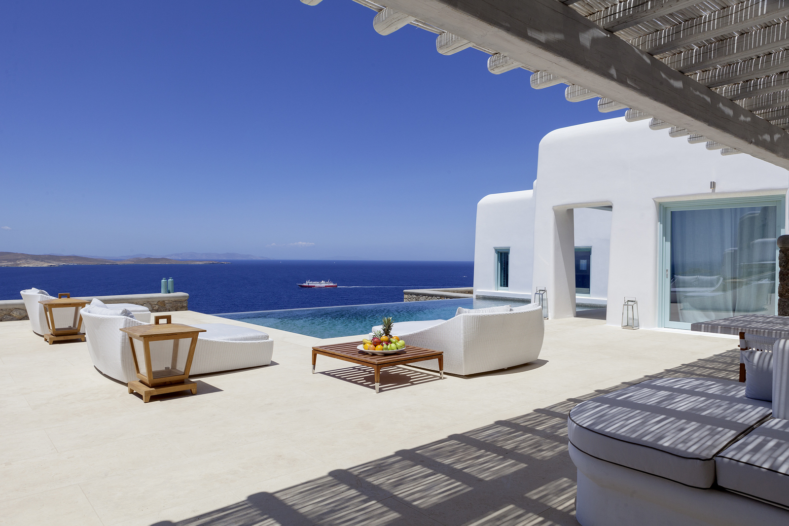 Luxury villa rentals Greece
