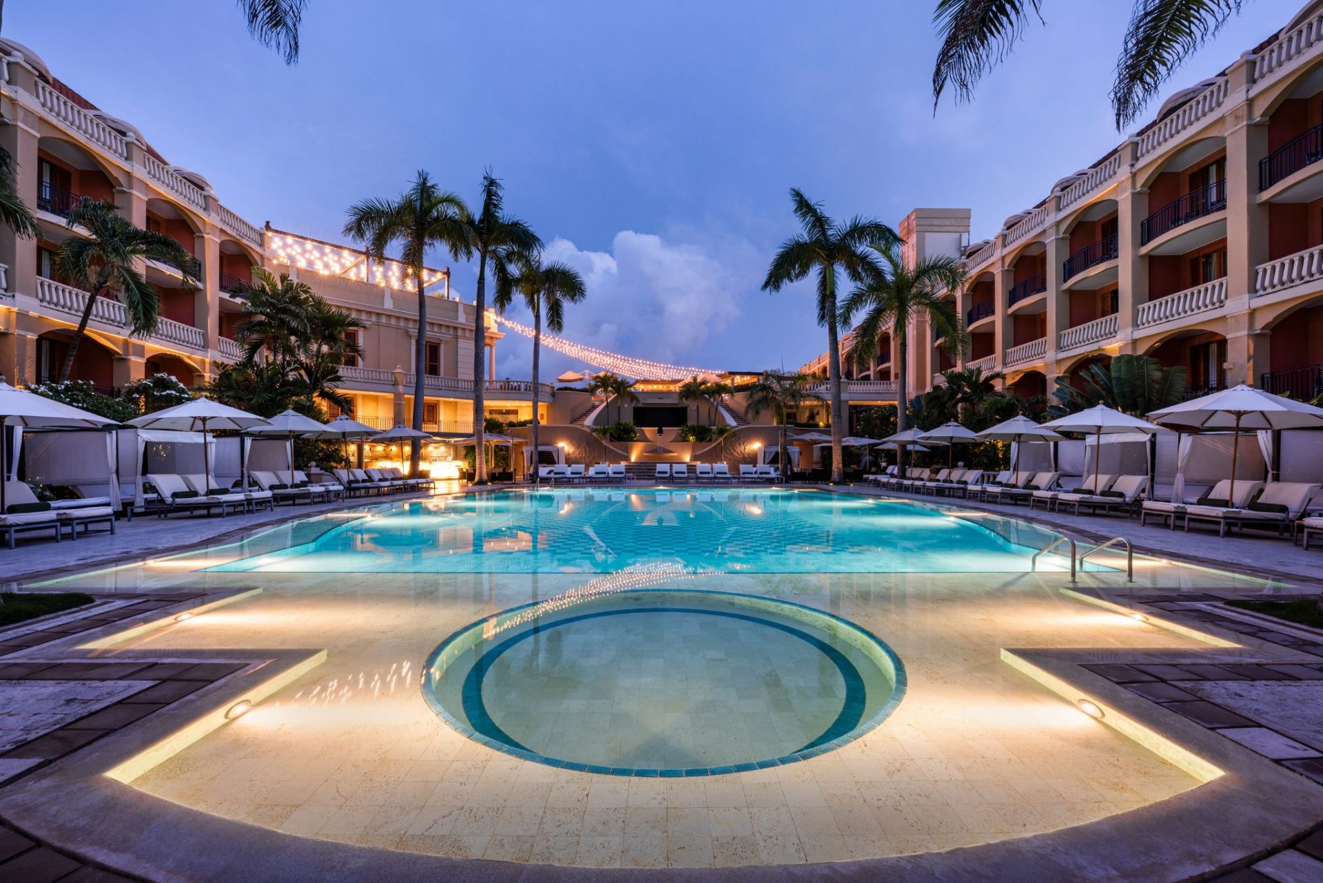 TOP 100 Hotels & Resorts