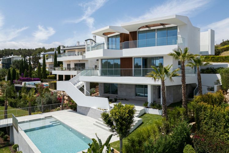 Villa Fortaleza by Vieira de Moura Architects