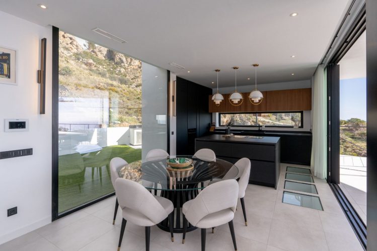 Rubiano & Roitberg Partners