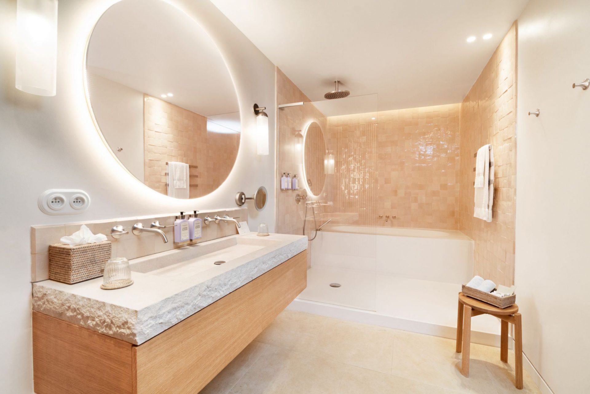 Luxury Hotel Amenities