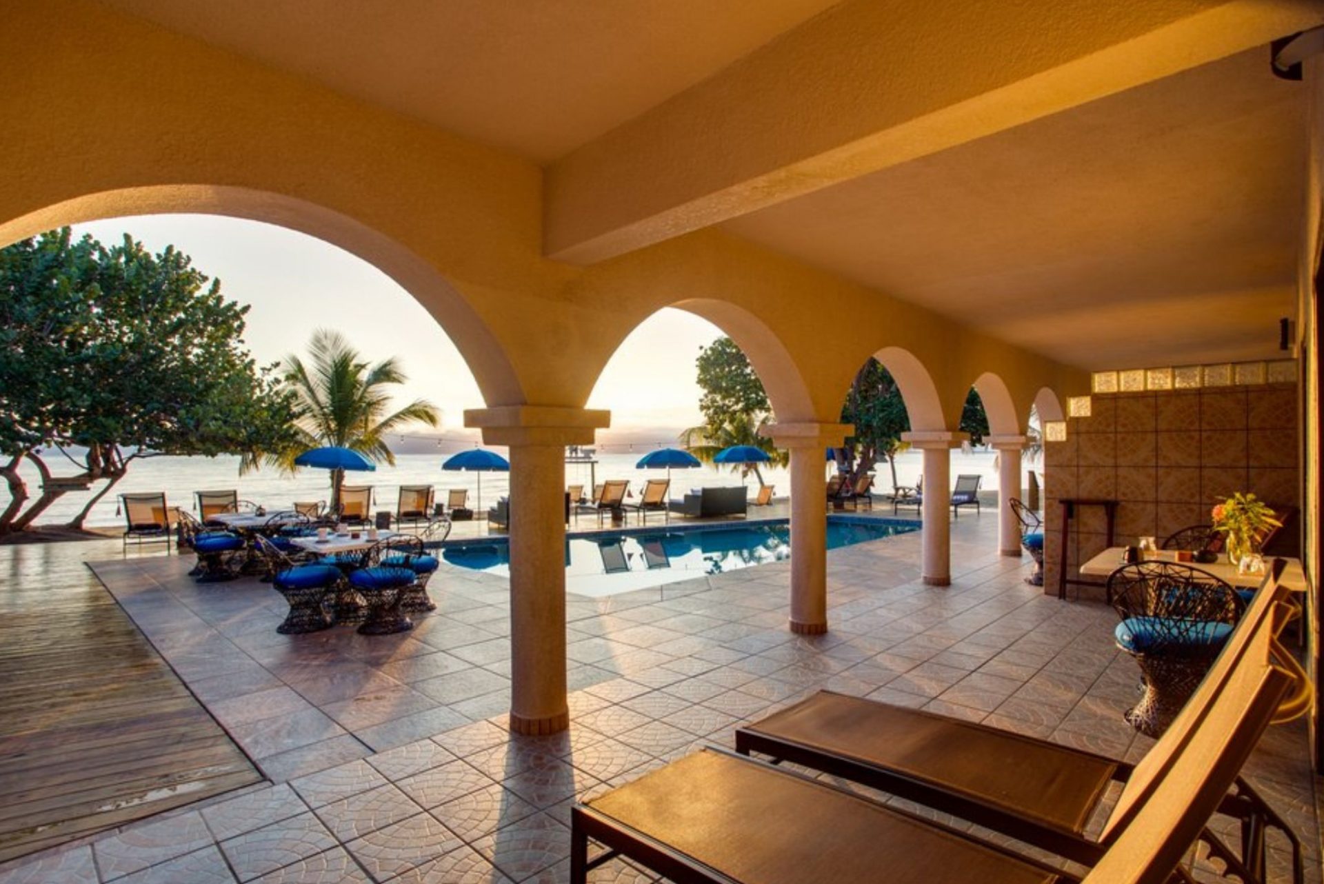 RE/MAX 1st Choice Belize