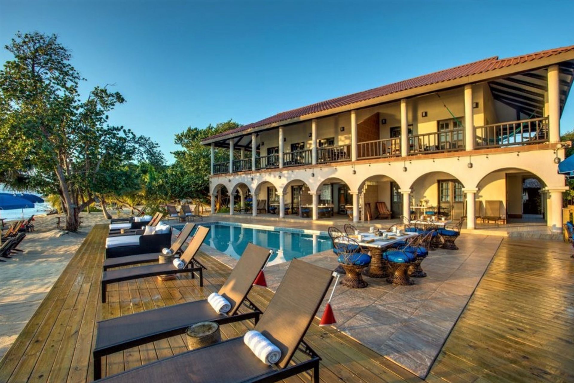 RE/MAX 1st Choice Belize