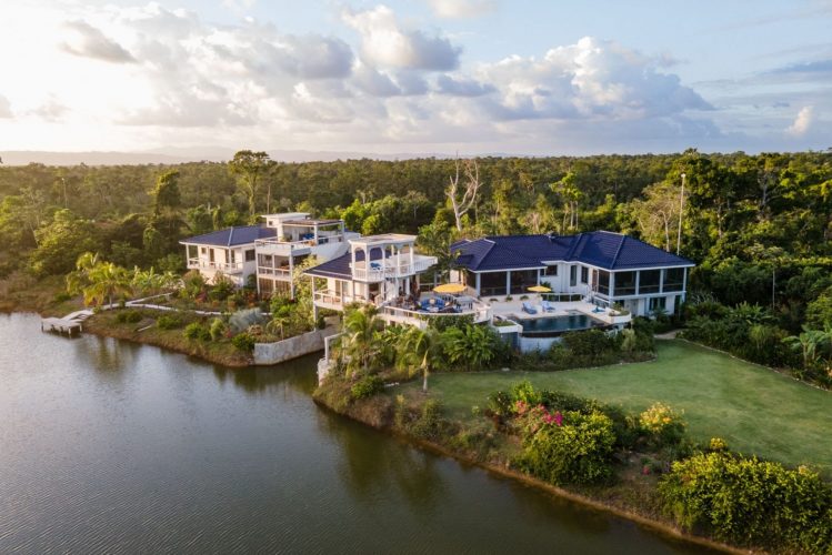 RE/MAX 1st Choice Belize