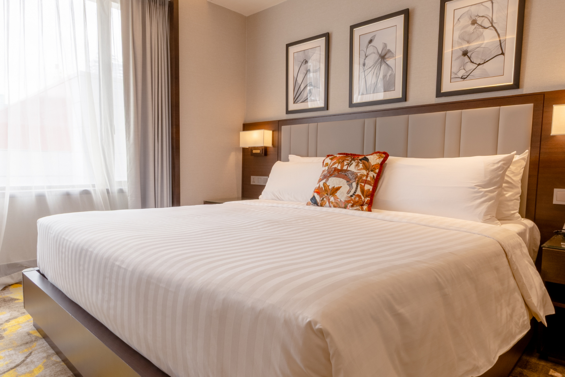 Royal Plaza on Scotts