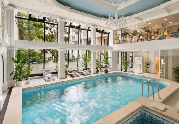 Queen’s Court Hotel & Residence