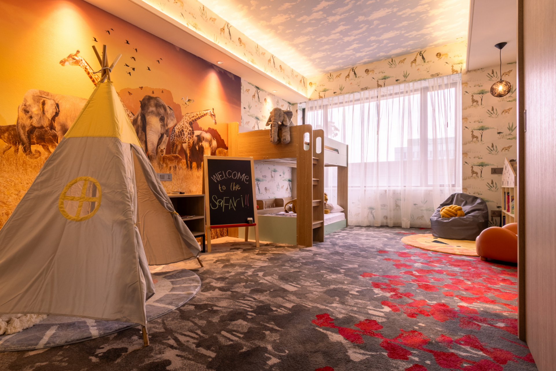 Royal Plaza on Scotts