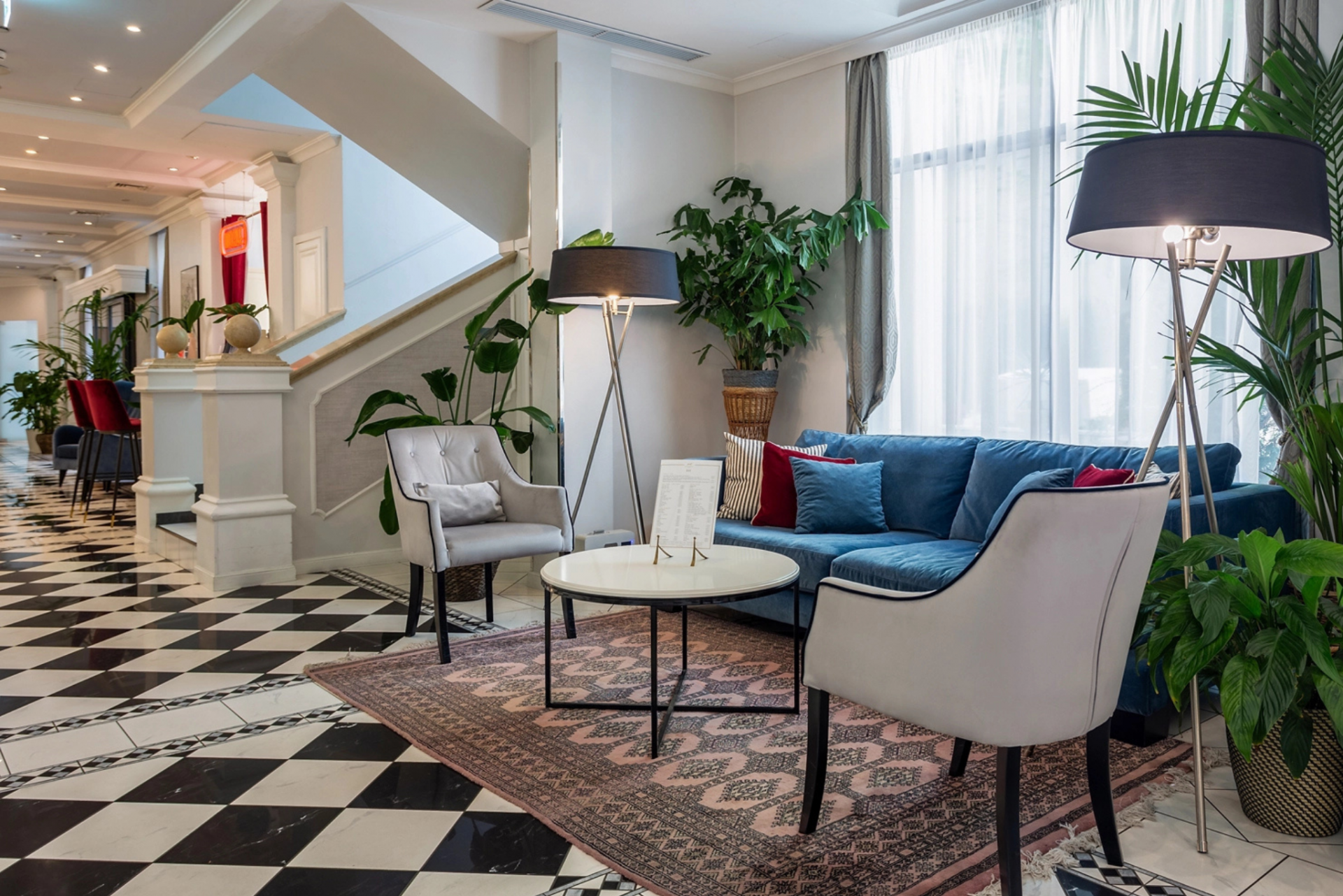 Queen’s Court Hotel & Residence